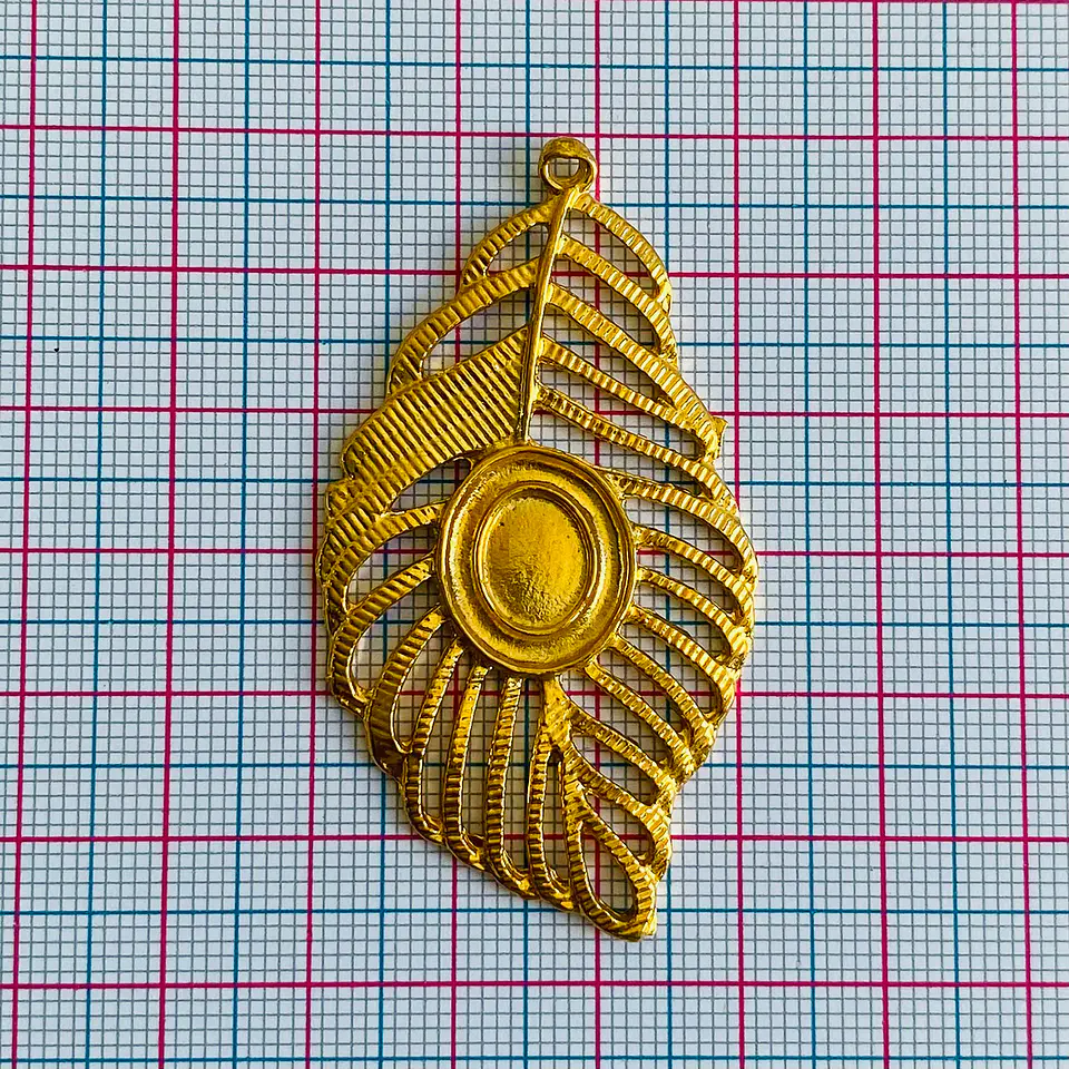 Dije Pluma de Pavo Real • Baño de Oro • 32x56 mm 2