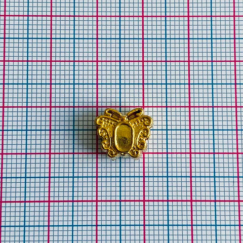 Pasador Mariposa Texturizada • Baño de Oro • 12x11 mm