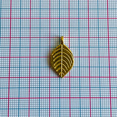 Dije Hoja con Nervaduras • 12x20 mm