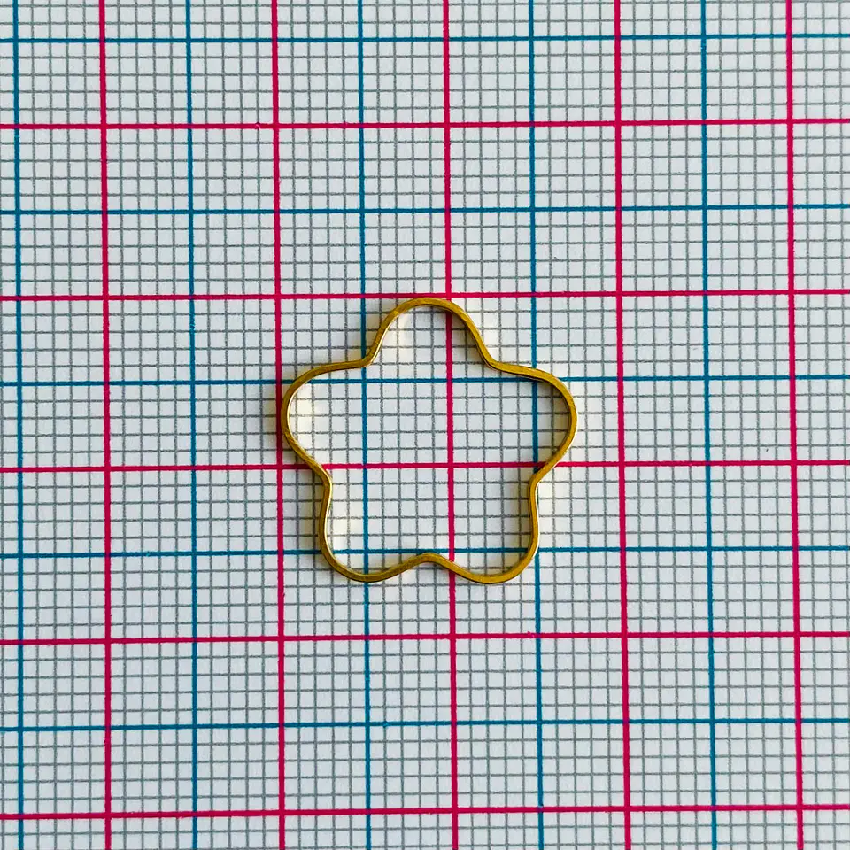 Dije Marco Flor • Baño de Oro • 17x17 mm 2