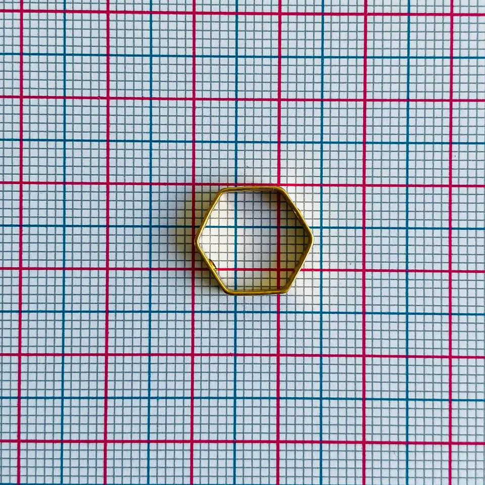 Dije Marco Hexágono • Baño de Oro • 14x13 mm 2