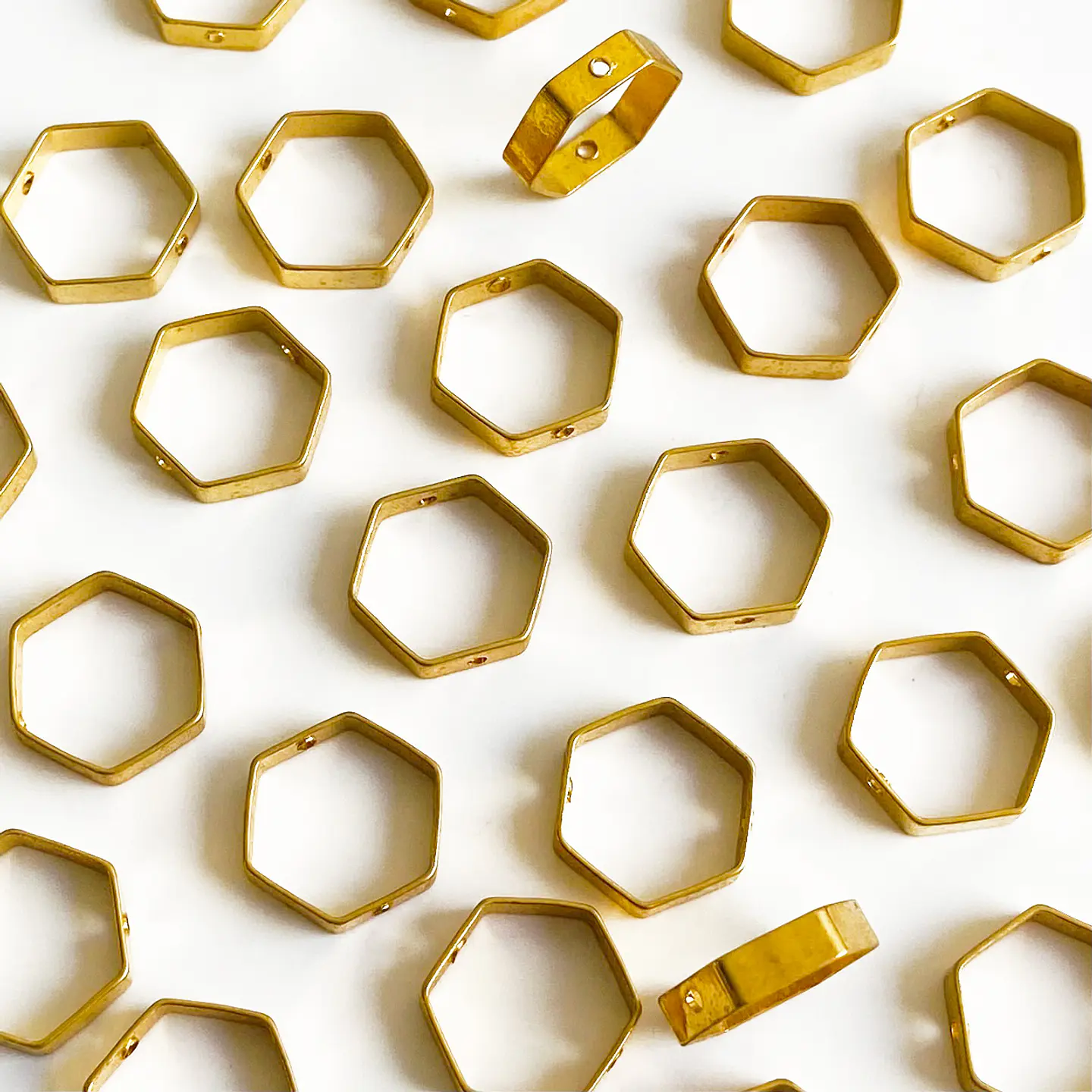 Dije Marco Hexágono • Baño de Oro • 14x13 mm 1