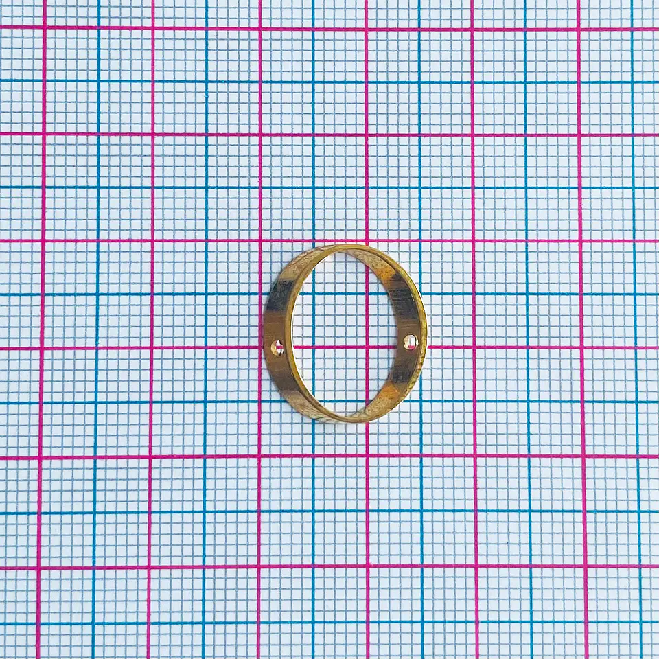 Dije Marco Óvalo • Baño de Oro • 16x17 mm 2