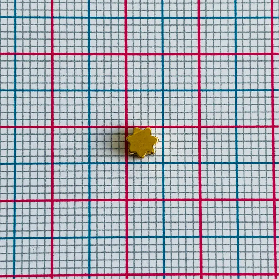 Separador Estrella de 7 Puntas • Baño de Oro • 4x4 mm 2