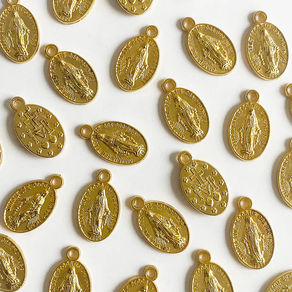 Dije Medalla Milagrosa Ovalada • Baño de Oro • 10x15 mm 1