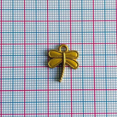 Dije Libélula Estilizada • Baño de Oro • 14x16 mm