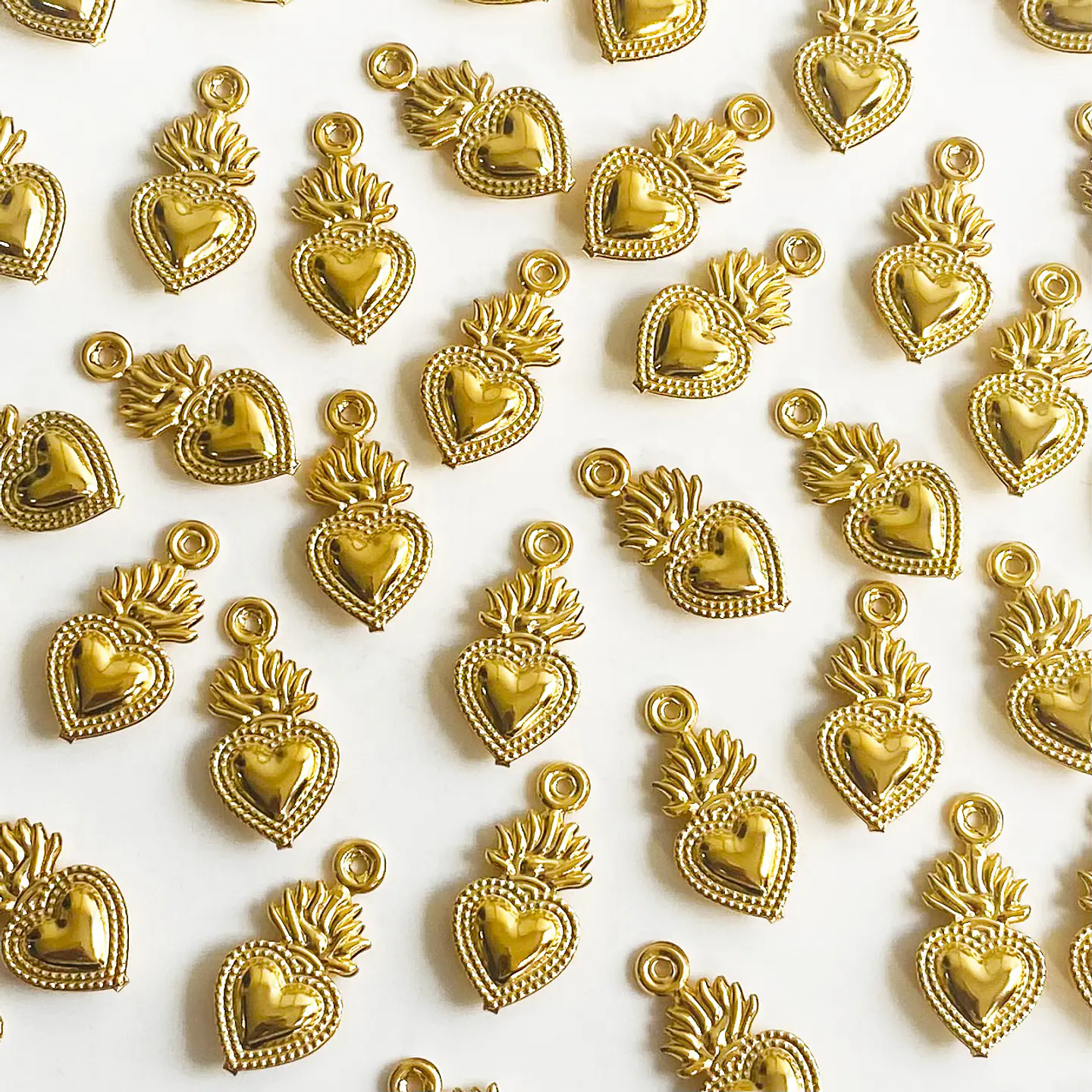 Dije Corazón Sagrado de Jesús / Milagrito Mexicano • Baño de Oro • 10x21 mm 1