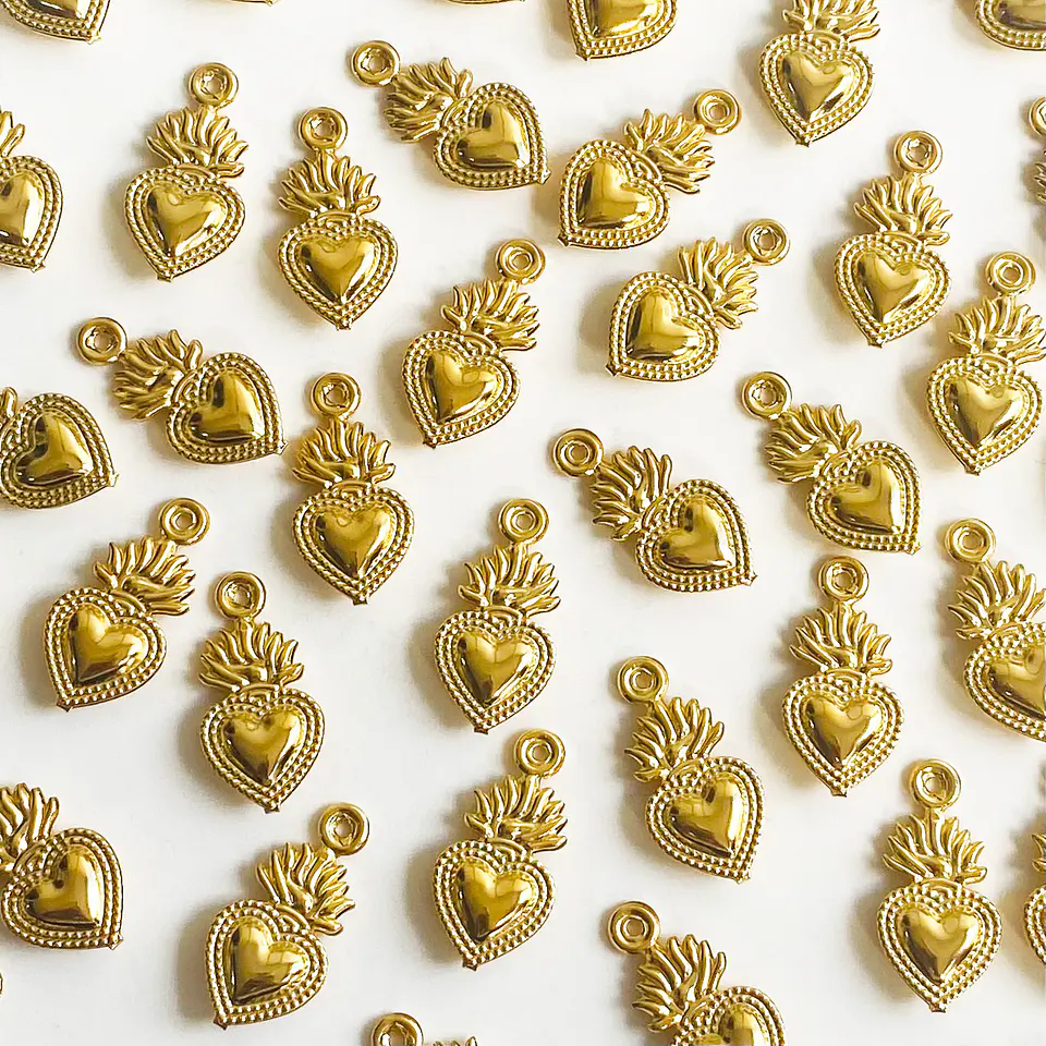 Dije Corazón Sagrado de Jesús / Milagrito Mexicano • Baño de Oro • 10x21 mm 1