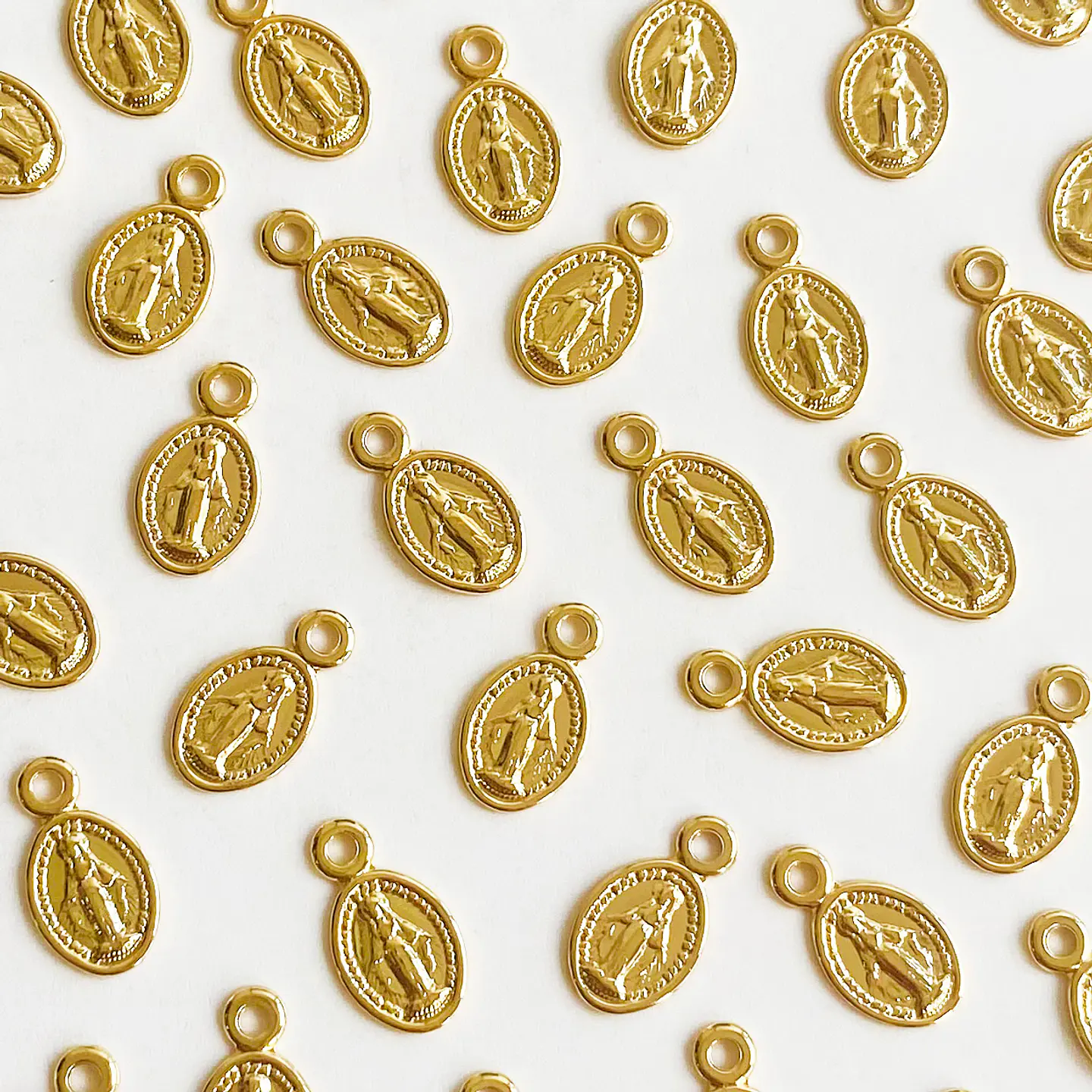 Dije Medalla Virgen Milagrosa • Baño de Oro • 6x12 mm 1