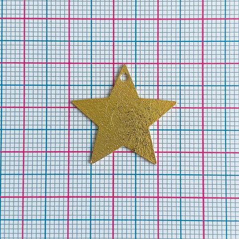 Dije Estrella Textura Diamantada • Baño de Oro • 24x23 mm