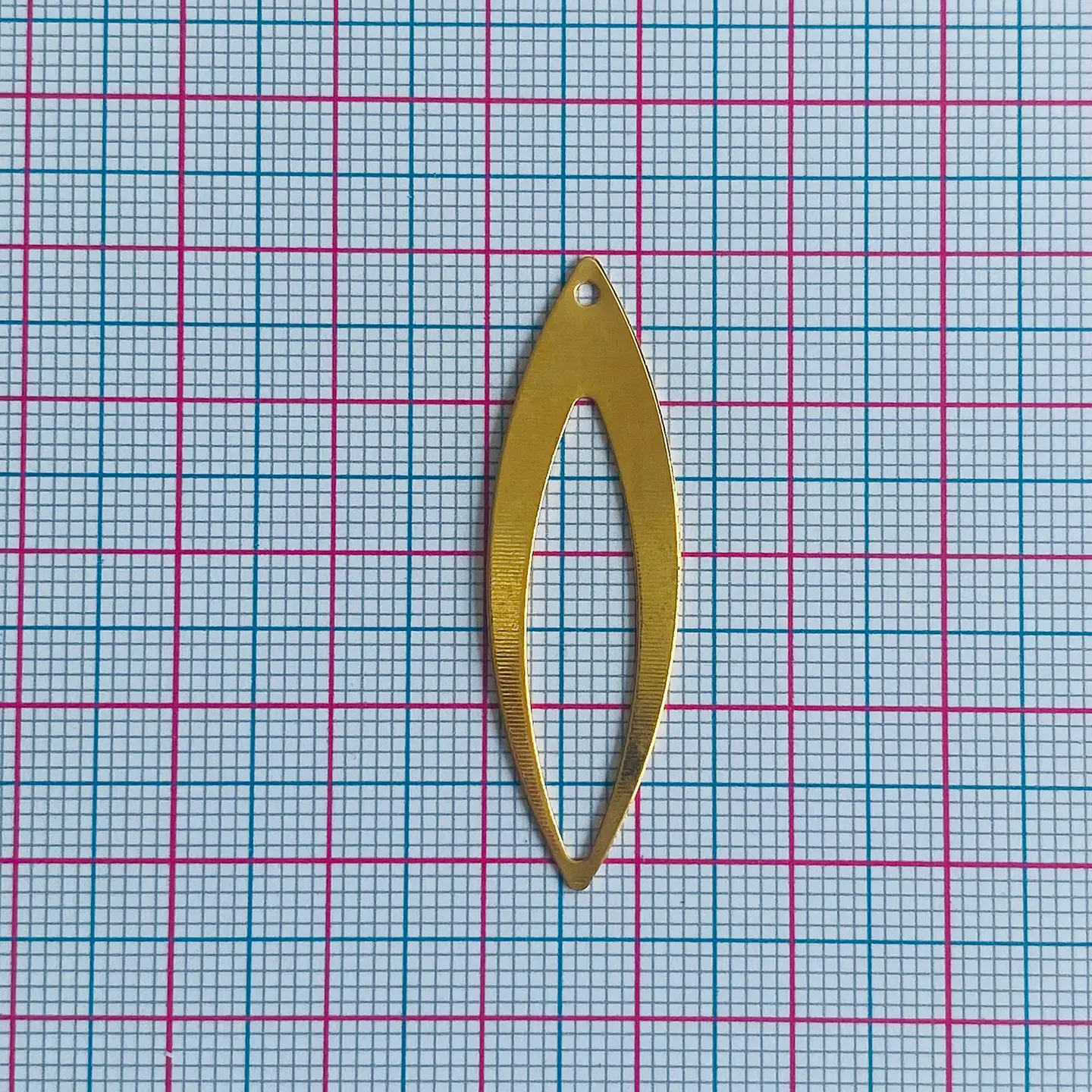 Dije Marco Estilizado Hoja • Baño de Oro • 13x42 mm 2