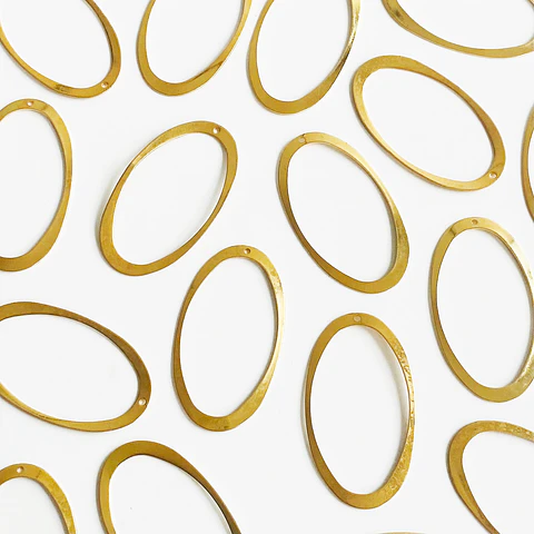 Dije Aro Marco Ovalado • Baño de Oro • 27x47 mm