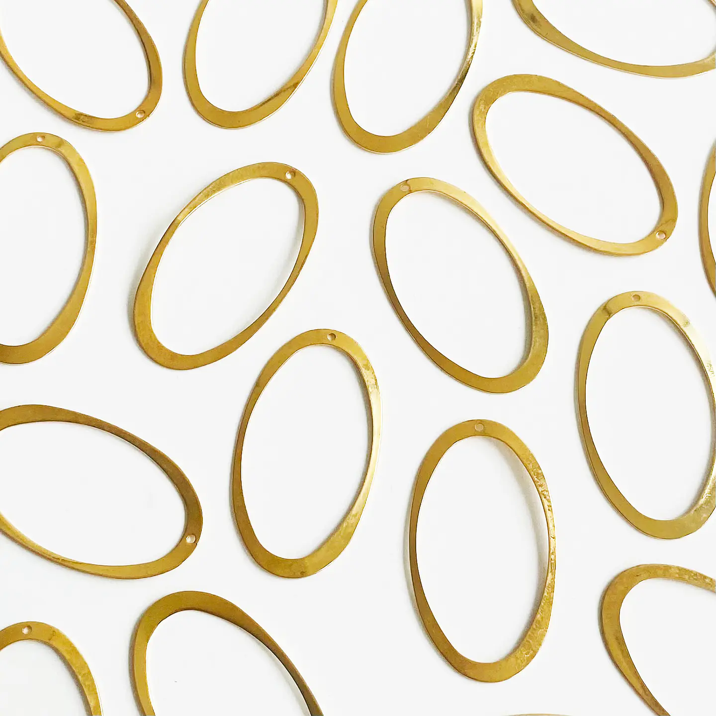 Dije Aro Marco Ovalado • Baño de Oro • 27x47 mm 1
