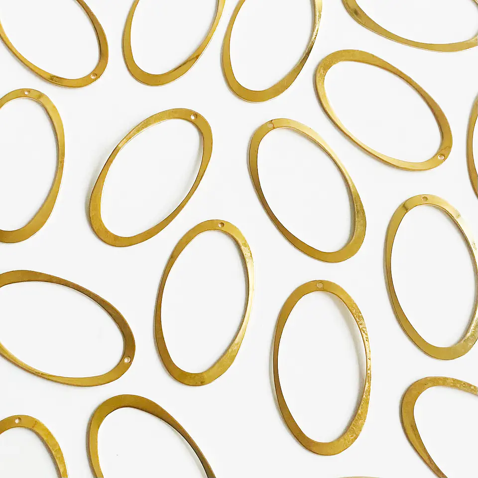 Dije Aro Marco Ovalado • Baño de Oro • 27x47 mm 1