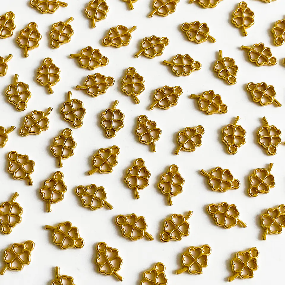 Dije Trebol de 4 Hojas Calado • año de Oro • 6x11 mm 1