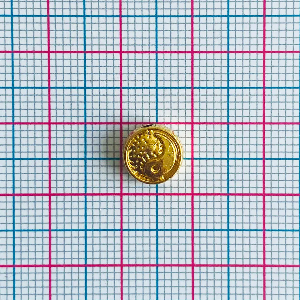 Separador Ying Yang • Baño de Oro • 8x8 mm 2