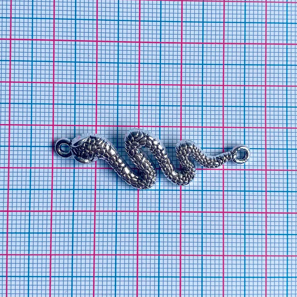 Dije Conector Serpiente • Zamak • 45x15 mm 2
