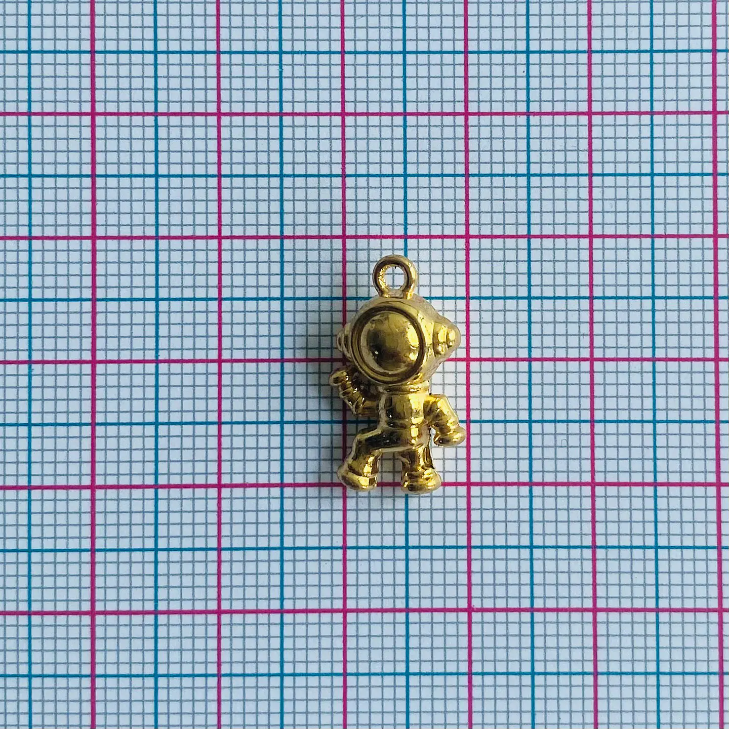 Dije Astronauta • Baño de Oro • 10x18 mm 2