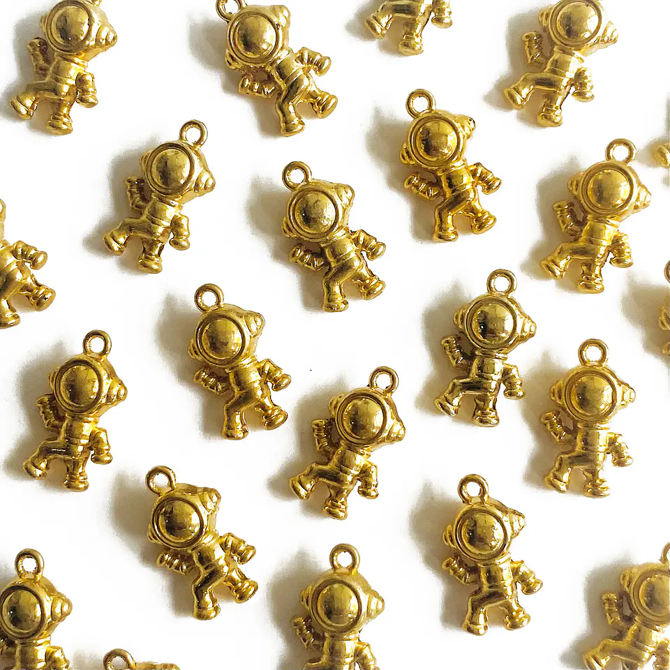 Dije Astronauta • Baño de Oro • 10x18 mm 1