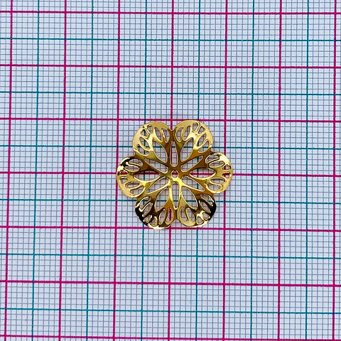 Dije Flor de Filigrana • Baño de Oro • 20x22 mm