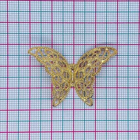 Dije Mariposa Calada • Baño de Oro • 40x28 mm