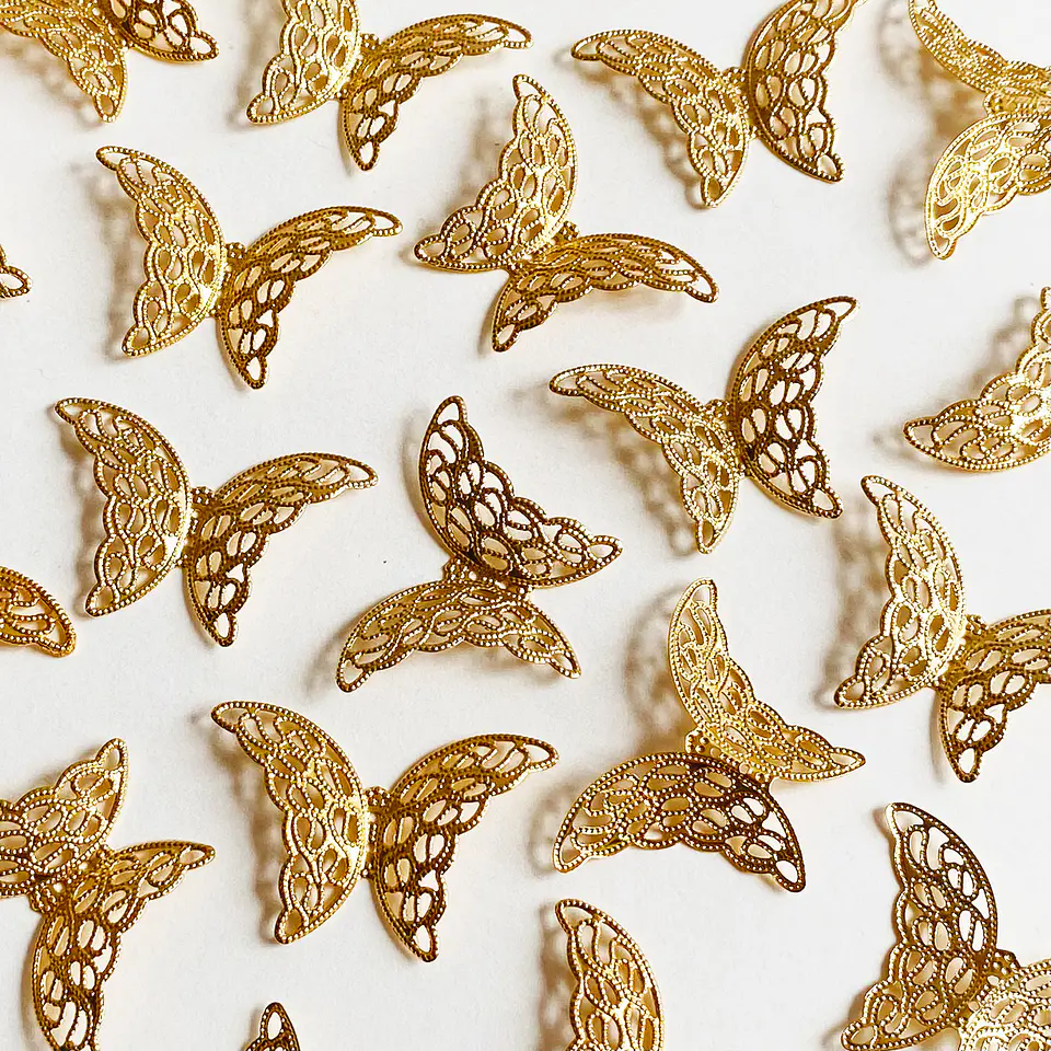 Dije Mariposa Calada • Baño de Oro • 40x28 mm 1