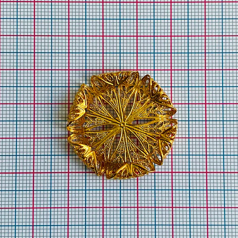 Base Circular Calada • Baño de Oro • 31x31 mm