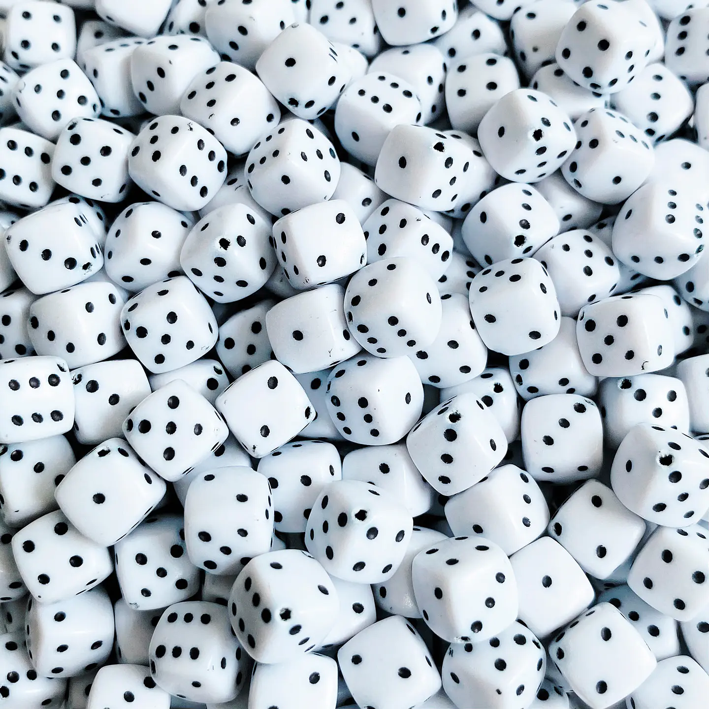 Cuentas de Dado • Plástico • 8x8 mm 1