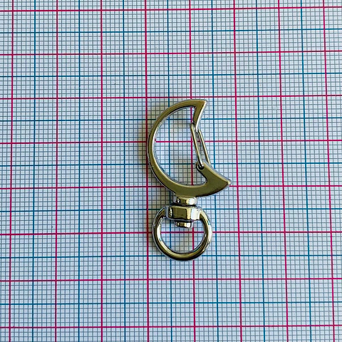 Mosquetón Giratorio Luna • 18x35 mm