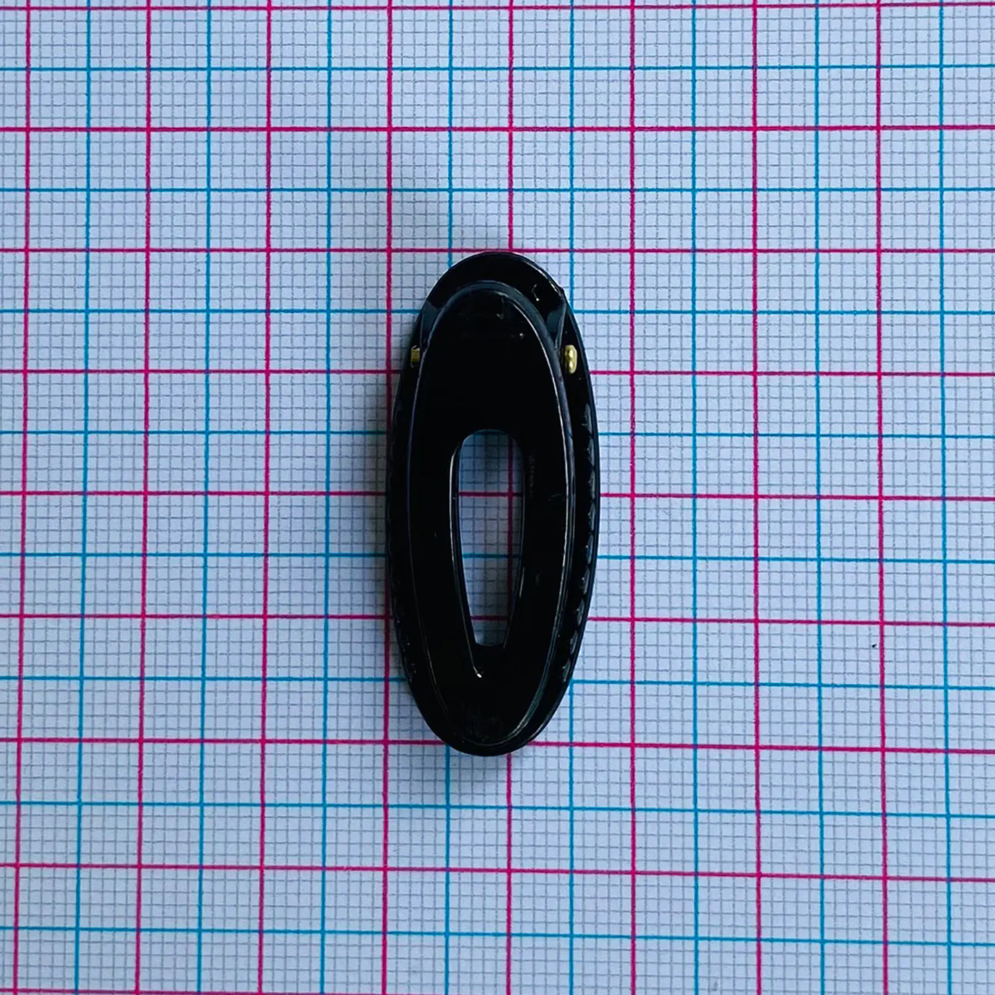 Pinza Ovoidal Calada • Plástico • 43x19 mm 2