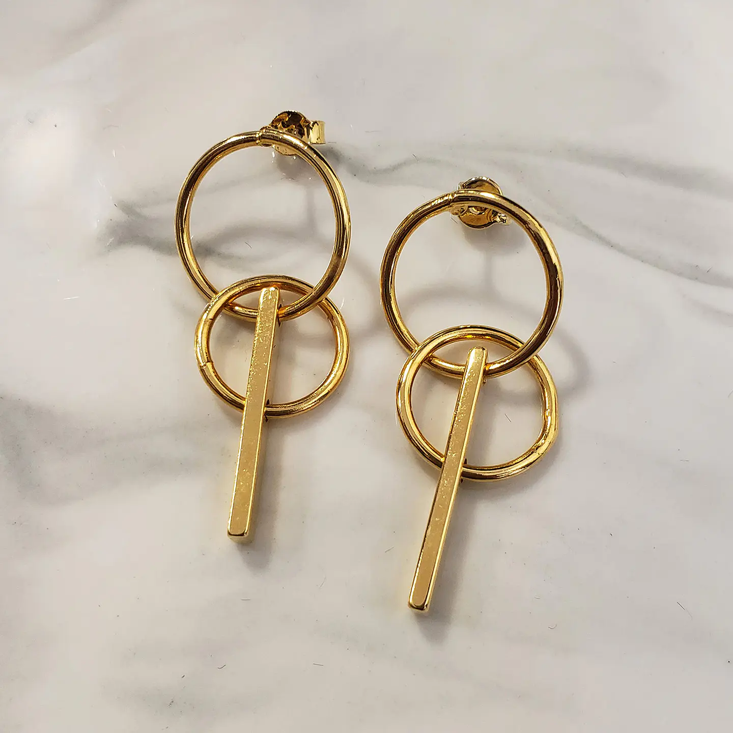 Aretes Circulos y Barra Lisa • Baño de Oro • 18x41 mm 1