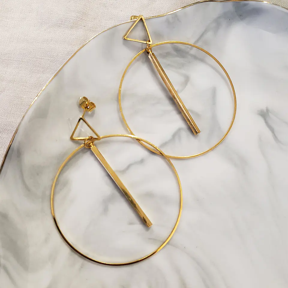 Aretes Aro con Péndulo • Baño de Oro • 45x59 mm 1