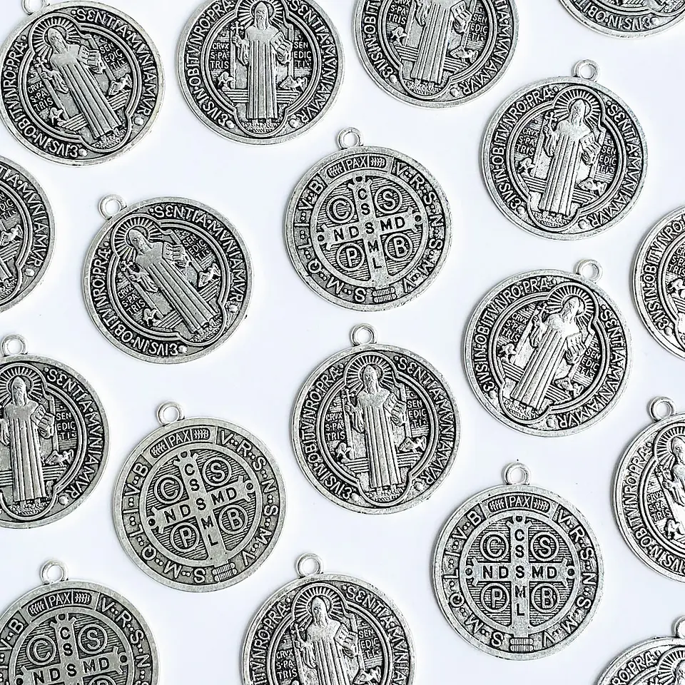Medalla San Benito • Zamak • 30x35 mm 1