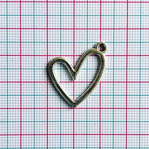 Dije Corazón Silueta • Zamak • 25x23 mm