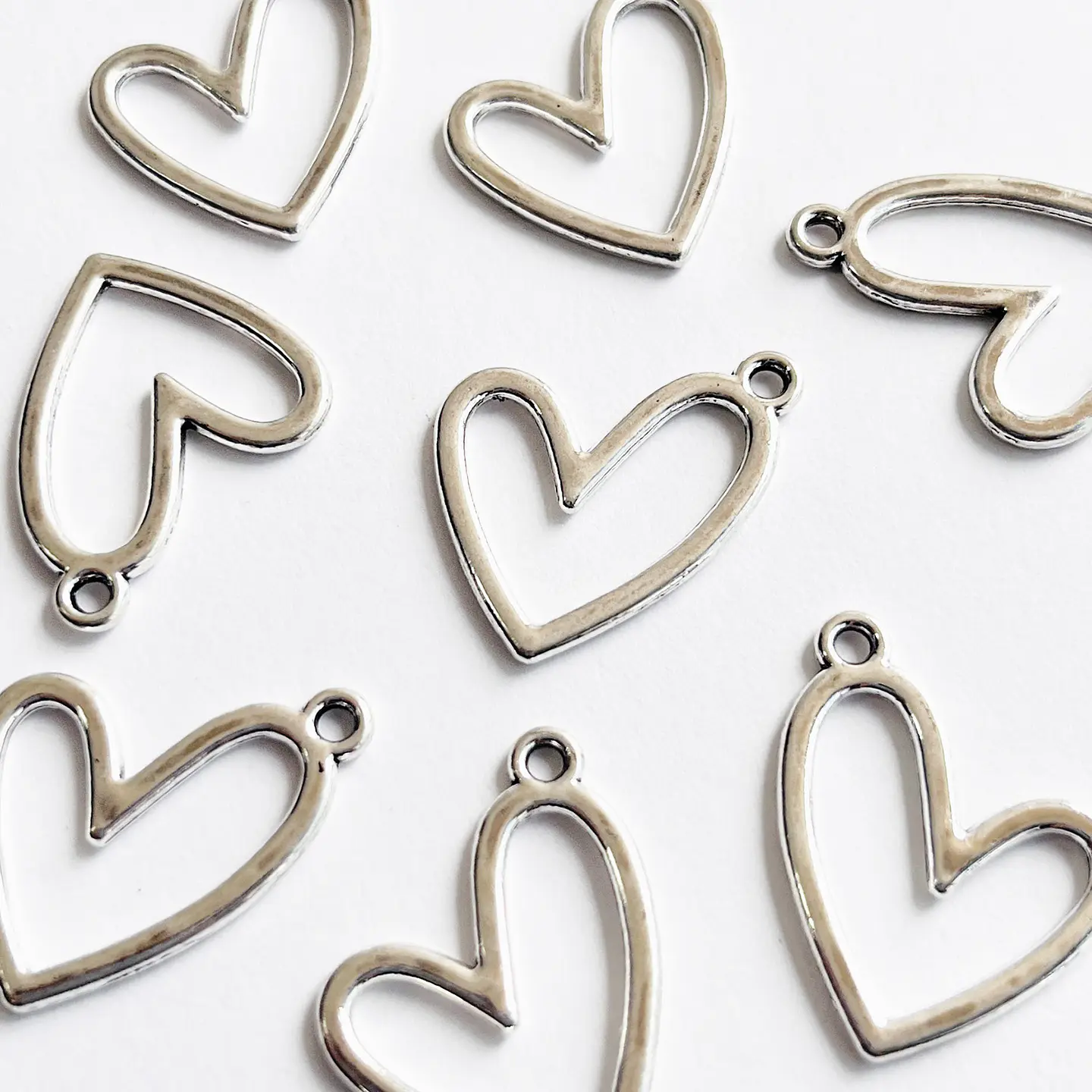 Dije Corazón Silueta • Zamak • 25x23 mm 1