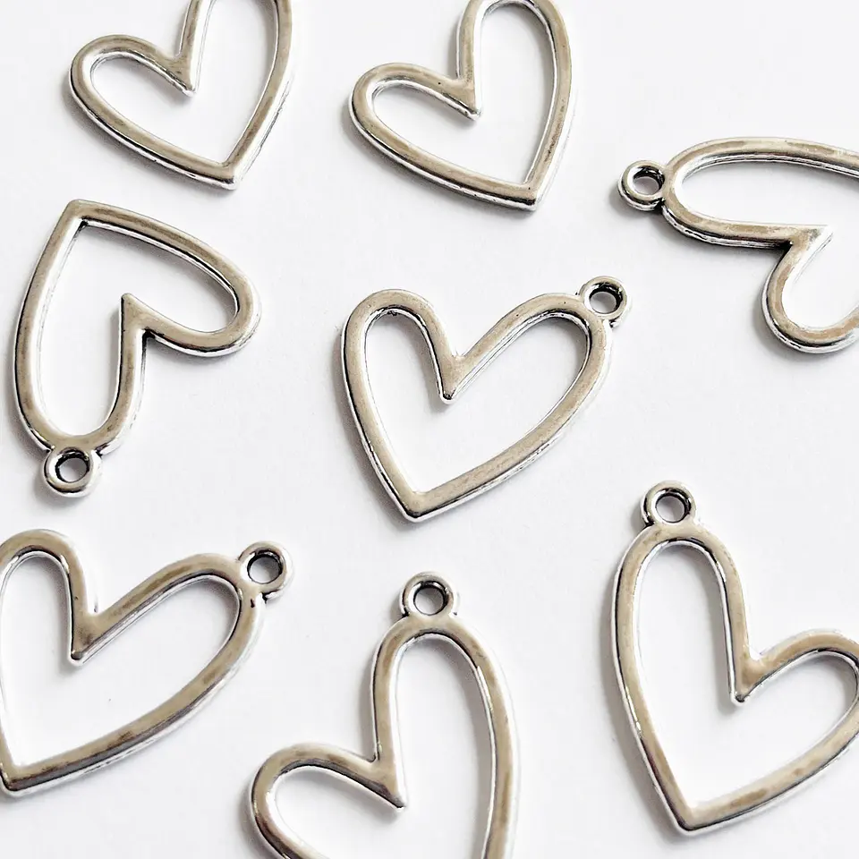 Dije Corazón Silueta • Zamak • 25x23 mm 1