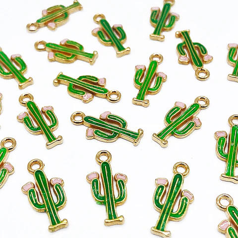 Dije Cactus • Baño de Oro • Resina • 10x20 mm