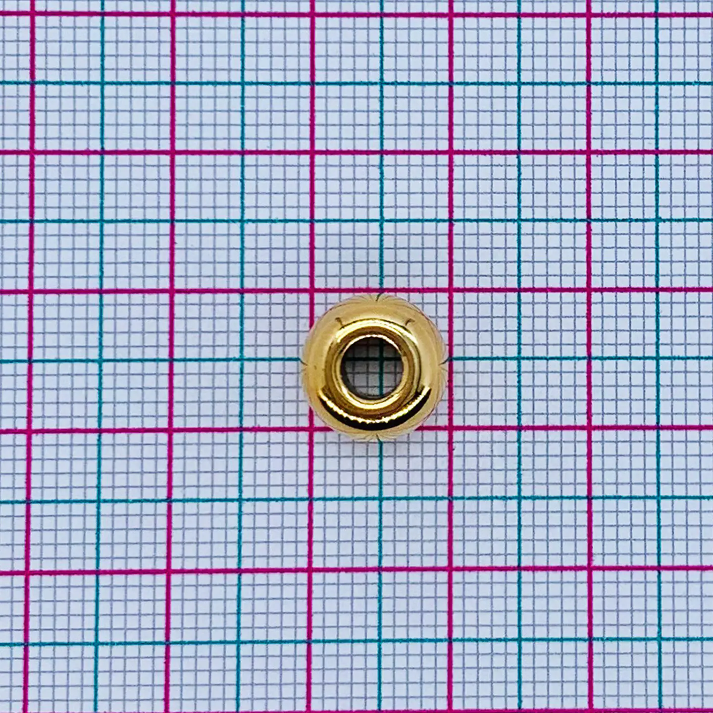 Separador Dona Gruesa • Baño de Oro • 10x10 mm 2