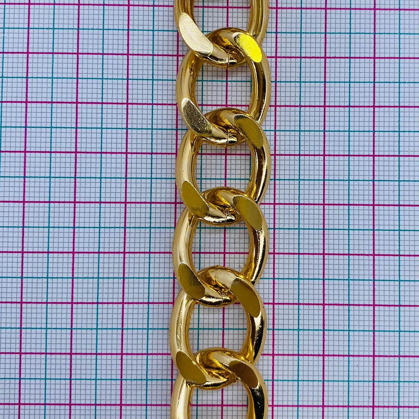 Cadena Bilbania Dorada • Aluminio • 15x25 mm 2