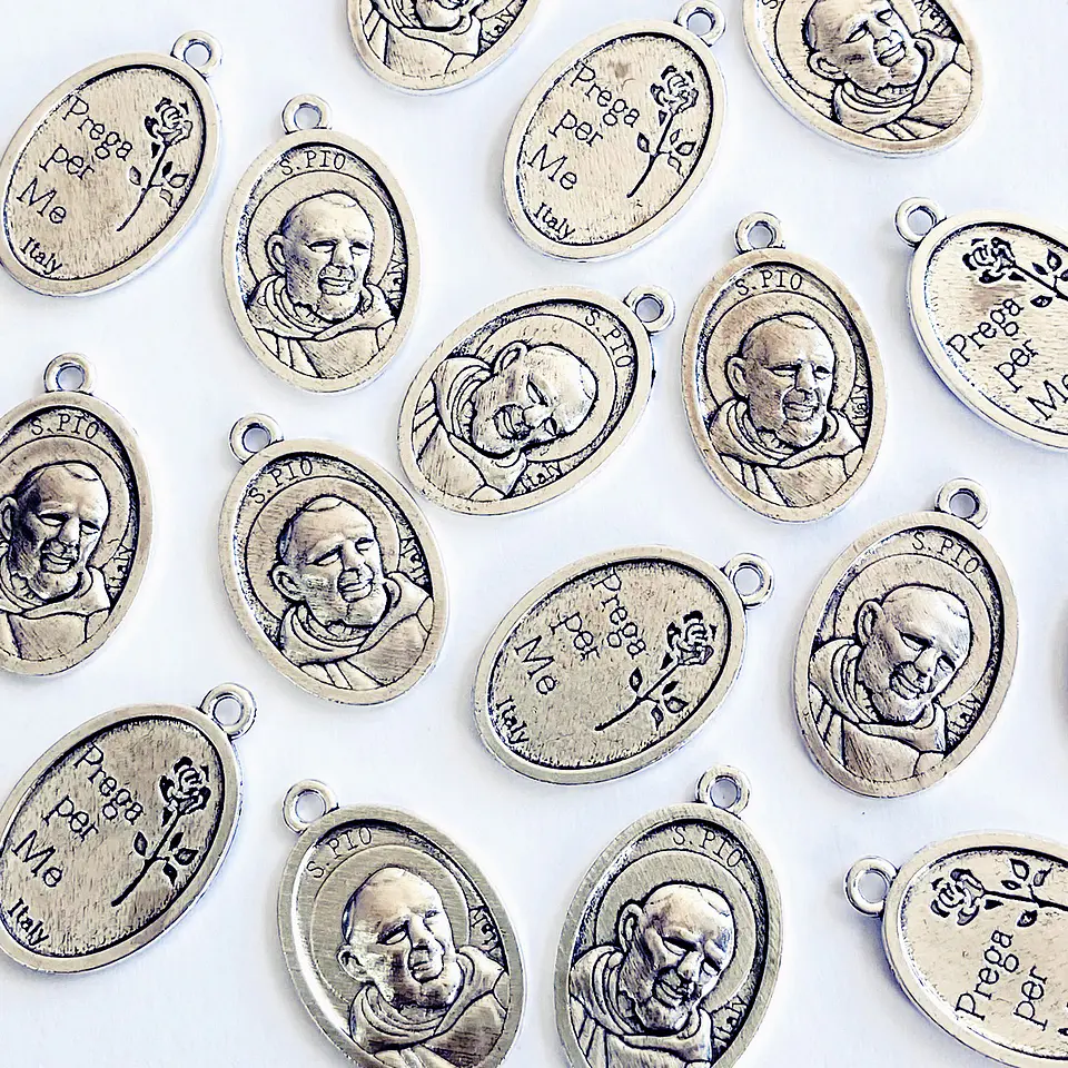 Medalla Padre San Pio • Zamak • 15x25 mm 1