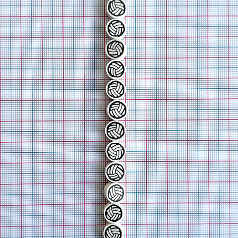 Separador Balón de Voleibol Blanco • Fimo • 10x10 mm