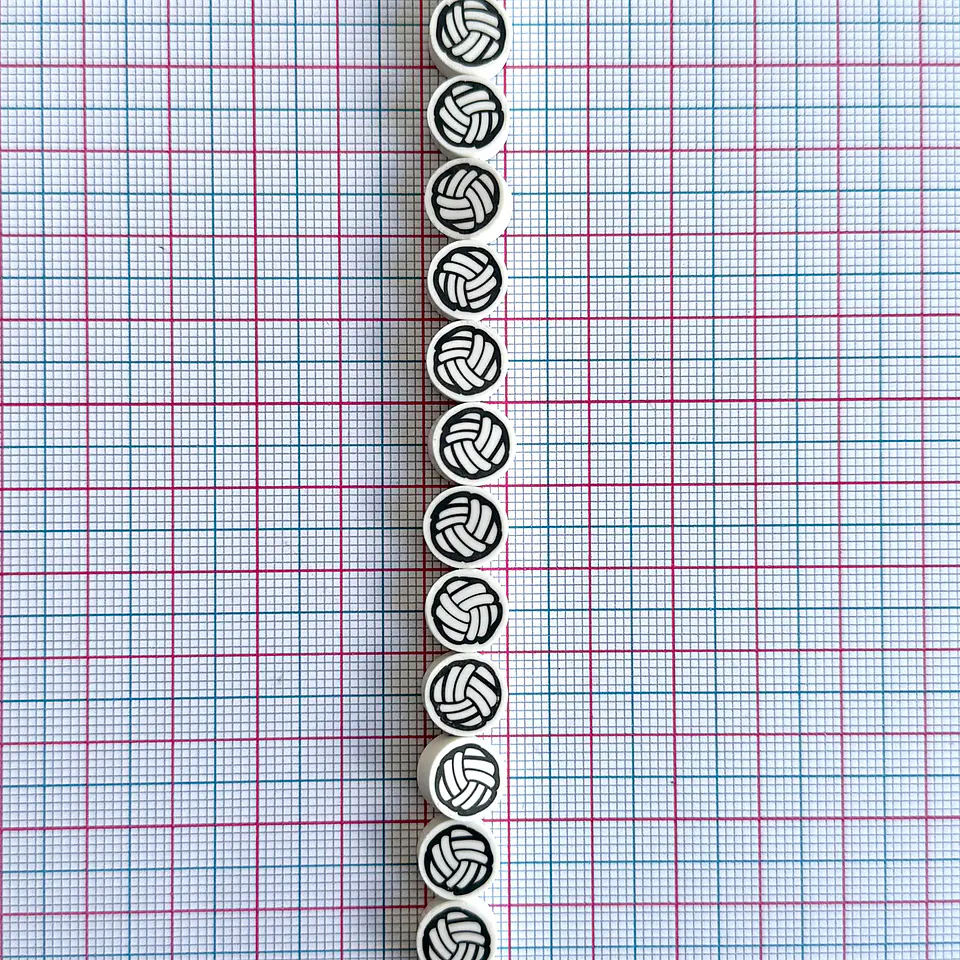 Separador Balón de Voleibol Blanco • Fimo • 10x10 mm 2