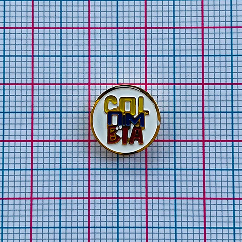Dije Pasante Redondo Letras Colombia • Acero • 12x12 mm