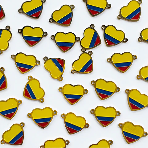 Dije de Dos Argollas Corazón Bandera de Colombia • Acero • 16x12 mm