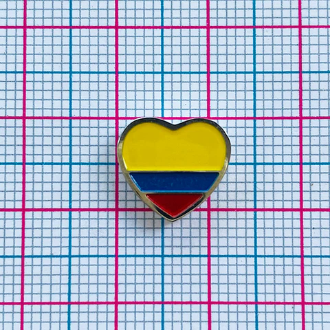 Pasante Corazón Bandera de Colombia • Acero • 12x12 mm