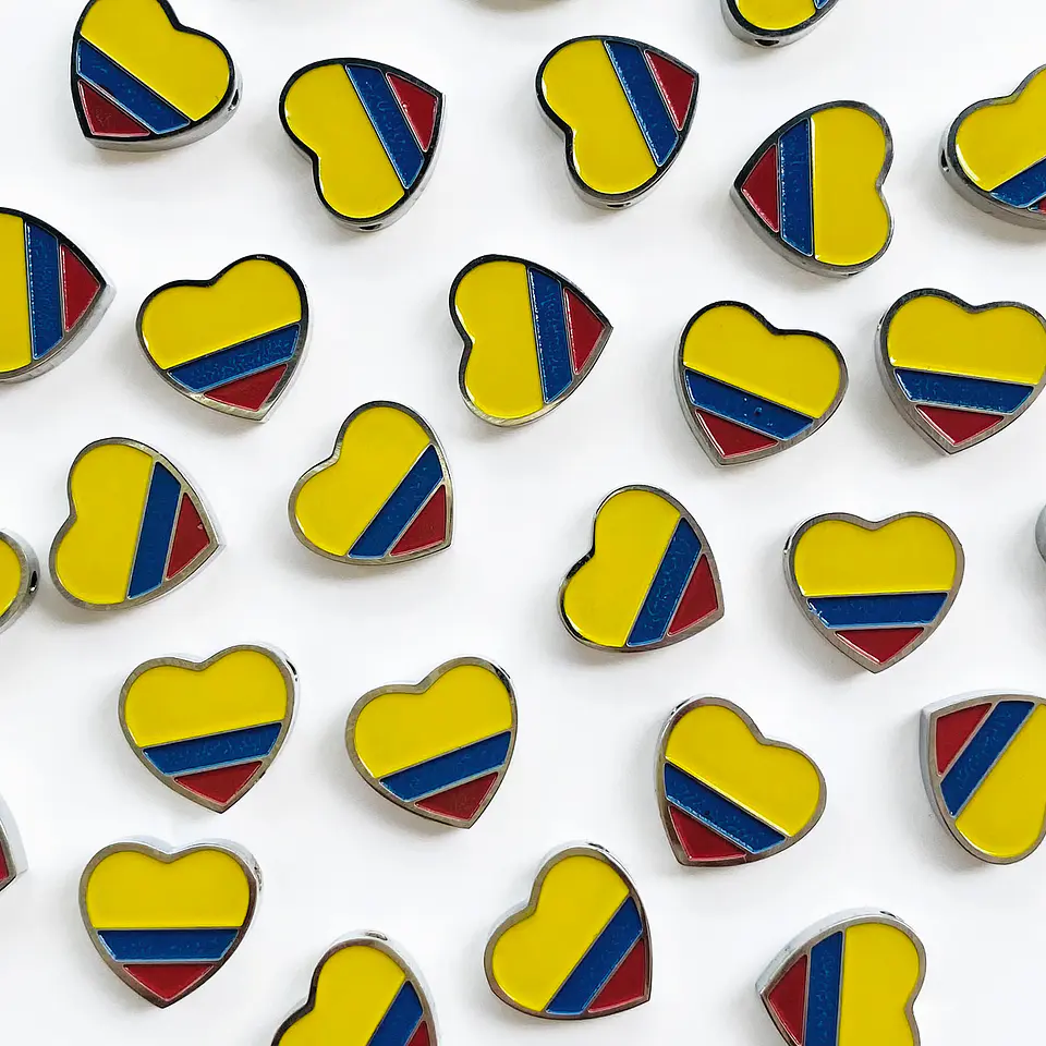 Pasante Corazón Bandera de Colombia • Acero • 12x12 mm 1