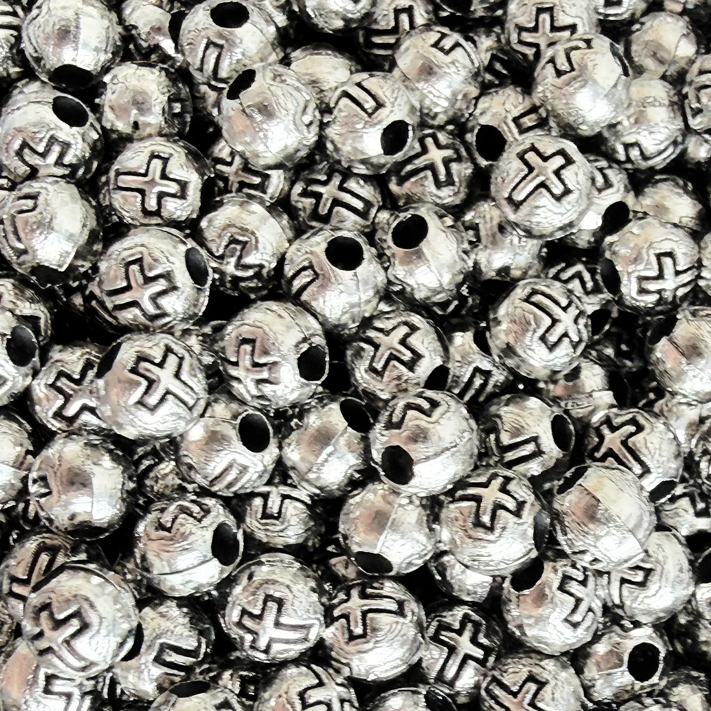 Cuenta Esférica con Cruz Grabada • Zamak • 4x4 mm 1