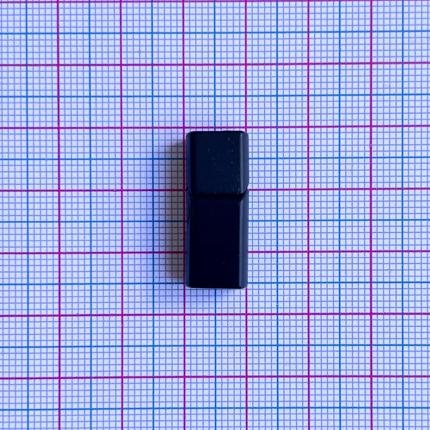 Broche Imán Rectangular Negro • Zamak • 10x25 mm 2