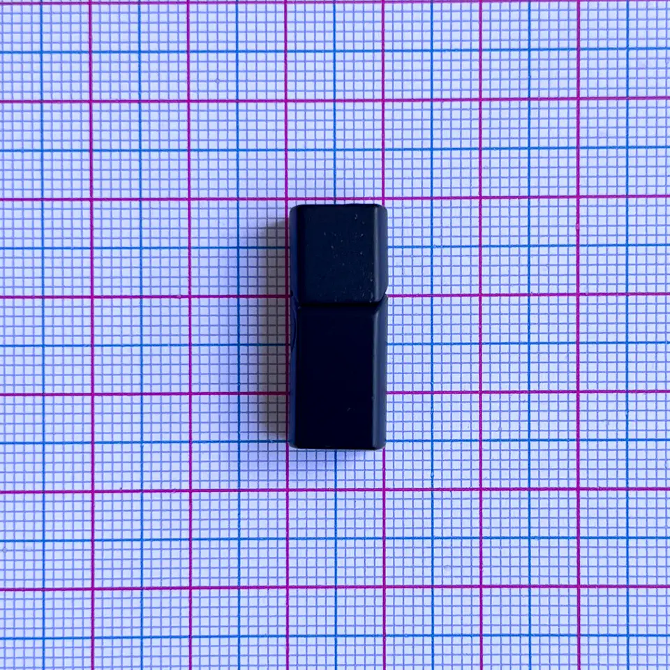 Broche Imán Rectangular Negro • Zamak • 10x25 mm 2