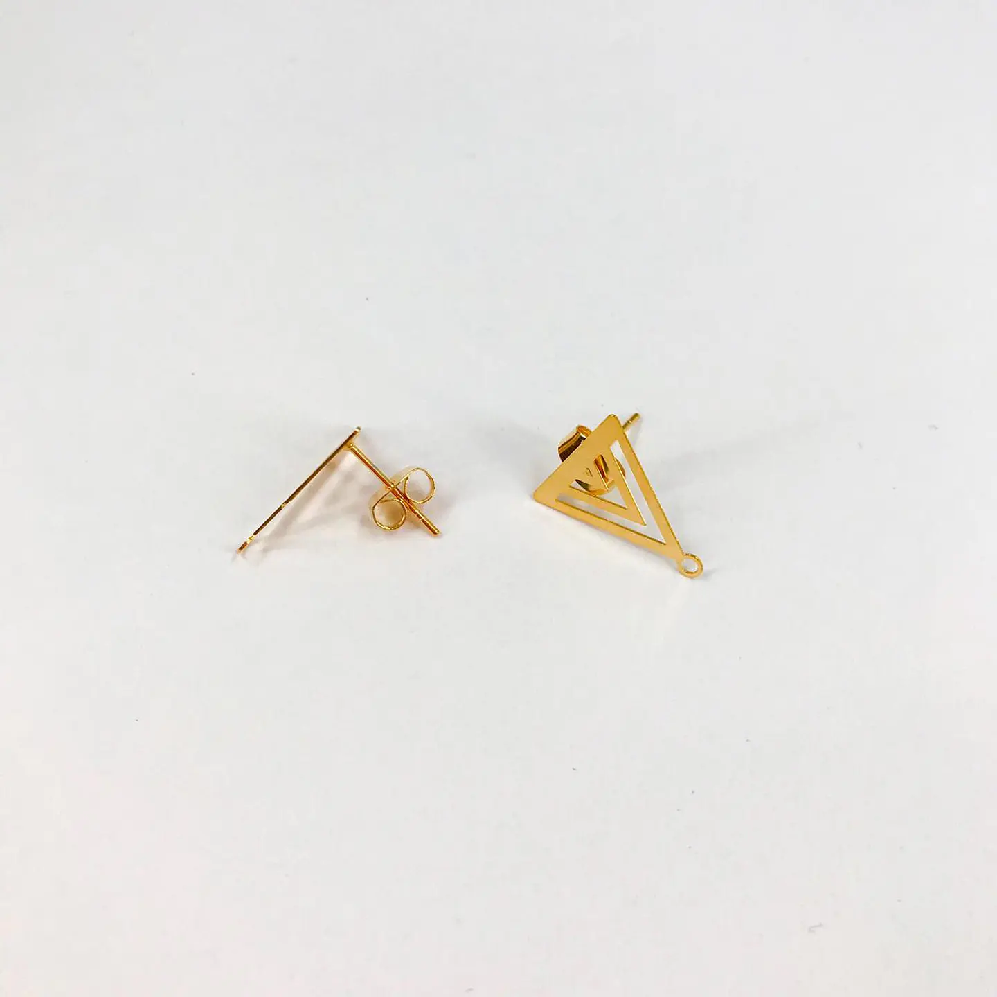 TOPO TRIÁNGULO BAÑO DE ORO T5408              1